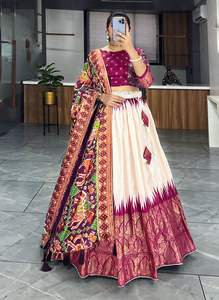 Último diseñador Dola Silk Patola Impreso Lahenga Choli Por Fab Zone - Product Image 4