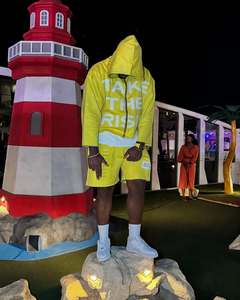 ชุดกางเกงขาสั้นแฟชั่นสำหรับผู้ชายสีล้วนแนวสตรีทสำหรับผู้ใหญ่ชุดแฟชั่นแนวสตรีทขนาดใหญ่พิเศษสำหรับฤดูหนาว - Product Image 1