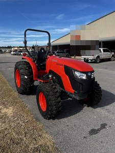 Tracteur agricole Kubota MX5400 4x4, 40 CV, transmission par engrenages, rouge - Product Image 1