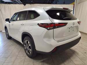 Highlander Hybrid XLE AWD 2024, SUV Nuevo y Usado, Volante a la Izquierda, Interior Oscuro, Asientos de Cuero - Product Image 4