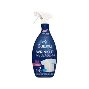 Refrescante de Telas Plus con Aroma Fresco, Spray Rápido Desarrugador Downy para el Cuidado Diario de la Ropa - Product Image 2