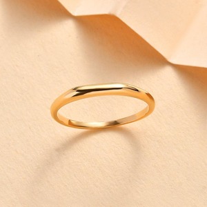 แหวนเงินขนาดเล็กที่เป็นตราสัญลักษณ์เครื่องประดับเงินสเตอร์ลิงแบบมินิมอลสำหรับสวมใส่ในชีวิตประจำวันหรือของขวัญที่มีความหมายมีจำหน่ายในราคาที่ดีที่สุด - Product Image 1