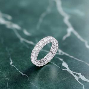Anillo de banda de eternidad de corte esmeralda de diamante cultivado en laboratorio de 7,00 quilates, Plata de Ley 925, sólido, Unisex, de moda - Product Image 5