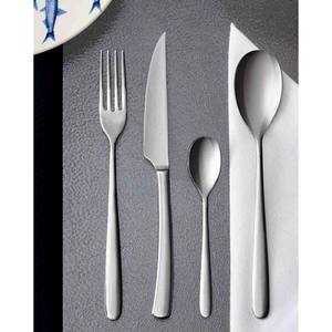 Personnalisez le nouveau design de coutellerie de mariage d'hôtel de luxe en acier inoxydable à poignée plate dorée polie miroir avec logo de couleur personnalisé - Product Image 6