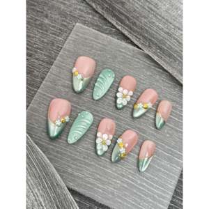 Sage Whisper Bloom - Arte de Uñas Postizas - Product Image 3