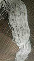 Fils de soie de mûrier à filament naturel sur mesure adaptés aux tisserands et aux filateurs de textiles, idéaux pour la revente