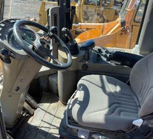 2005 para Case 621D Cargador de ruedas de potencia eficiente Cargador sobre orugas con motor central y componentes de bomba para uso diario pesado - Product Image 6