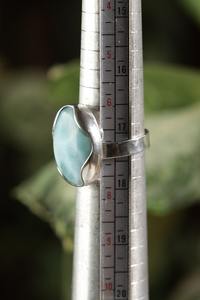 Anillo de Plata de Ley 925 con Piedras Preciosas MG-NU014 de Mehrajudin Gems, Estilo Vintage Hecho a Mano con Piedra Larimar Azul Natural - Product Image 4