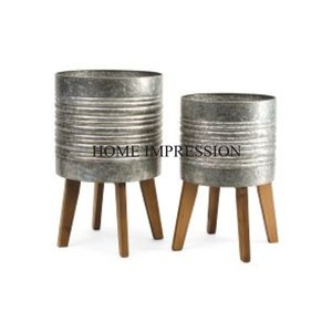 Grossiste Jardinière de fleurs décorative pour balcon Jardinière de garde-corps Métal fini galvanisé Finition rustique Présentoir de fleurs pour plancher - Product Image 5