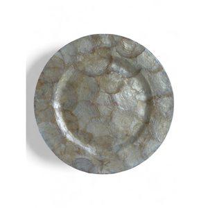 Assiette de service en coquille de capiz grise écologique pour les repas décontractés et la décoration de la maison - Product Image 2