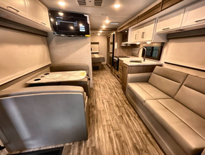 Autocaravanas y Remolques de Viaje T-h-o-r F-r-e-e-d-o-m Traveler A32 Usados y Económicos, Modelos 2024, 2025 y 2023 - Product Image 3
