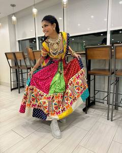 ชุดเลเฮงชาโชลีแบบกลับด้านได้ สไตล์ลำลอง สำหรับเทศกาลนวราตรี  คอลเลคชั่นใหม่มาแรง - Product Image 4