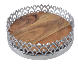 ถาดเสิร์ฟไม้ทรงกลมขอบโลหะสีเงินฉลุลาย - Product Image 1