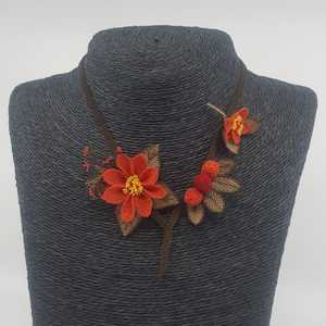 Collier en dentelle Orange Sunshine Needle Accessoire à la mode et élégant - Product Image 1