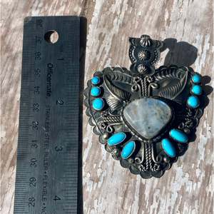 Colgante de Corazón de Shawn Cayatineto con Piedra Lunar y Turquesa Sleeping Beauty Engastada en Plata de Ley - Product Image 3