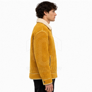 Veste d'hiver en polaire sherpa pour homme, personnalisée, épaisse, jaune moutarde, fermeture éclair intégrale, col rabattable, vêtement d'extérieur décontracté avec poche poitrine - Product Image 2