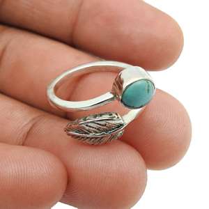 Belle bague en turquoise naturelle, fabriquée en argent massif 925, bague bohème artisanale pour les fêtes et les fiançailles - Product Image 3