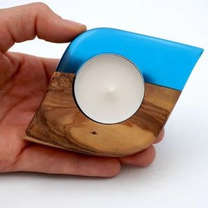 ArtisanVibe Support de bougie en bois fait main, en bois et résine émaillée, écologique, style ange, taille personnalisée, motif floral, idéal pour les fêtes - Product Image 1