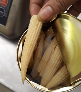 Maïs en conserve fraîchement emballé, légume à texture croquante idéal pour les sautés et les plats d'accompagnement, fabriqué au Vietnam - Product Image 5