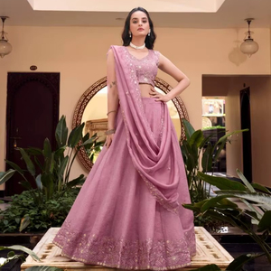 ชุดเลเฮนกาโชลีแบบคลาสสิกพรีเมียม ยาวกรอมพื้น สีลูกกวาด ประดับมุก ปักเลื่อม ปักลายบนผ้าแคนวาส ดีไซน์หรูหรา - Product Image 1