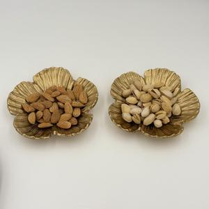 Ensemble de 2 bols décoratifs pour fruits secs, en métal doré, avec motif de fleurs dorées en relief et feuilles métalliques à cinq pétales - Product Image 4