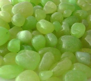 Pierres dégringolées en onyx vert à la demande pour l'artisanat de pratiques spirituelles Méditation et collections de cristaux pour l'exportation - Product Image 3