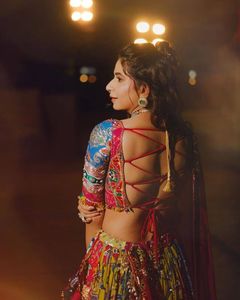 Último diseñador Navratri Muselina especial Algodón Impreso digital y trabajo de espejo real Lehenga Choli y trabajo manual Encaje Dupatta - Product Image 4