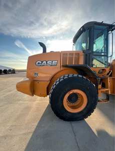 Cargadora de ruedas de servicio pesado Case 921F 2014 a la venta, potencia y precisión con motor central y componentes del motor - Product Image 4