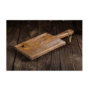 Planche à découper en bois pour la cuisine avec un look de ferme rustique adapté à la préparation des aliments, à couper et à servir - Product Image 4