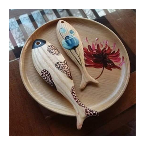 Sculpture de poisson en bois faite à la main pour mettre en valeur la tradition artisanale intemporelle - Product Image 1