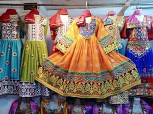 Elegante vestido tradicional afgano-Exquisito bordado Colores vibrantes Mangas largas Tela Premium Anarkali - Product Image 6