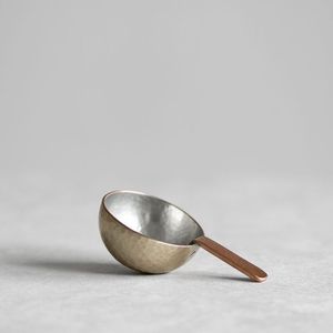 Serveur de gâteau en métal robuste avec poignée de qualité supérieure construction solide pour les services de restauration de restaurants à usage professionnel - Product Image 5