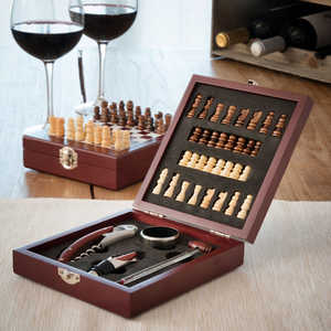 InnovaGoods Juego de Accesorios para Vino y Ajedrez de 37 Piezas, Portátil, Piezas de Acero Inoxidable y Madera - Product Image 1