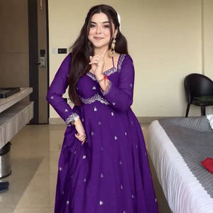 Colección de Trajes Anarkali de Diseño Royal Look - Product Image 2