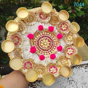 Support à fleurs de mariage élégant en or, plastique écologique pour la décoration de la maison et des mariages, rehausse l'esthétique festive, Pâques, Diwali - Product Image 4