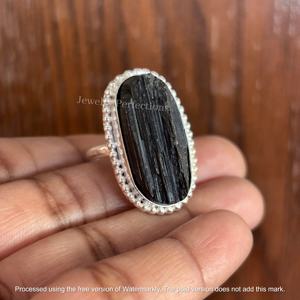 Anillo de Moda Impermeable de Alta Calidad - Turmalina Negra Natural con Druzy, Gema Chapada en Plata de Ley, Anillo de Latón al por Mayor - Product Image 2