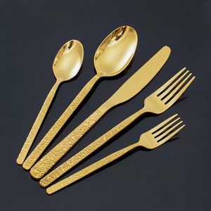 Ensemble de couverts martelés noirs élégants en acier inoxydable pour les repas à la maison, les rassemblements familiaux et l'usage quotidien, fabriqué à la main en Inde - Product Image 6