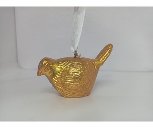 Zapatos de esquí de aluminio Adorno colgante de árbol de Navidad en plata con cinta roja Perfecto para decoración festiva y exhibición de árboles - Product Image 6