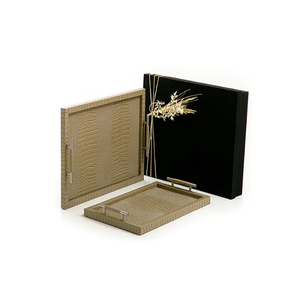 Bandeja de dos chocolates de diferentes tamaños en madera y cuero Bandeja de postre de color amarillo para servir para uso doméstico y en restaurante - Product Image 4