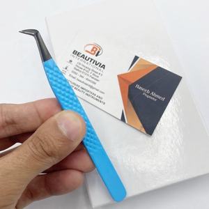 Pinzas Profesionales para Extensión de Pestañas con Punta de Fibra Redonda, Acero Sostenible, Logotipo Personalizado Grabado, Pinzas de Belleza - Product Image 2