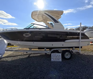 Bateau de travail à moteur hors-bord Chaparral 270 OSX 2025, cabine à toit rigide, industriel, bricolage, OEM, ODM, garantie de 3 ans, France - Product Image 1