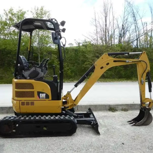 LIVRAISON GRATUITE pour la mini-excavatrice Catterpillar -301.7D CR, moteur diesel 17,7 CV, ROPS ouvert, homologuée EPA CE, avec pince hydraulique JCB - Product Image 1