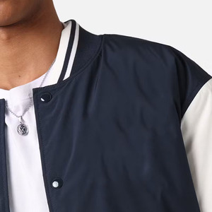 Veste de baseball personnalisée OEM pour homme, en polyester/coton, avec broderie chenille, style vintage, en toile satinée enduite, décontractée - Product Image 4