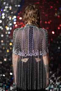 Cape élégante avec des brins perlés Cape à paillettes pour les célébrations des festivals Se fixe au cou avec un beau logo au dos - Product Image 6