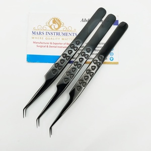 Pinzas para extensiones de pestañas de alta calidad con agarre de diamante de Plasma Negro estilo bota rusa de 75/65 grados - Product Image 4