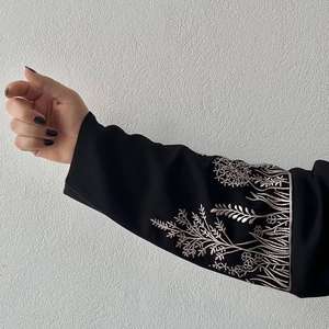 Abaya en soie artisanale de haute qualité à manches longues, infroissable, ornée de cristaux, design inspiré de Dubaï, best-seller, tradition musulmane - Product Image 3