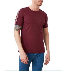 เสื้อยืดคอกลมแขนสั้นสำหรับผู้ชายเสื้อยืดโอเวอร์ไซส์220gsm คอตตอนสีพื้นออกแบบโลโก้ได้ตามต้องการ - Product Image 4