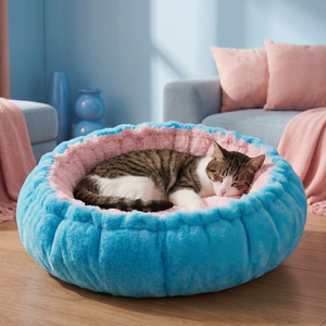 Amistar Royal Cloud Classic – Lit pour chat en fausse fourrure de qualité supérieure 102×102 - Product Image 1