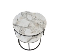 Table d'appoint en fer de salon couleur noire avec dessus en marbre blanc Table basse arrondie Table d'appoint de canapé en fer de luxe qualité Standard