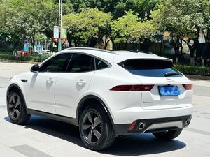 Nuevo Jaguar E-PACE R-Dynamic SE 2024, Premium Deportivo, 2.0T, Híbrido Suave de 48V, 4x4 - Product Image 3
